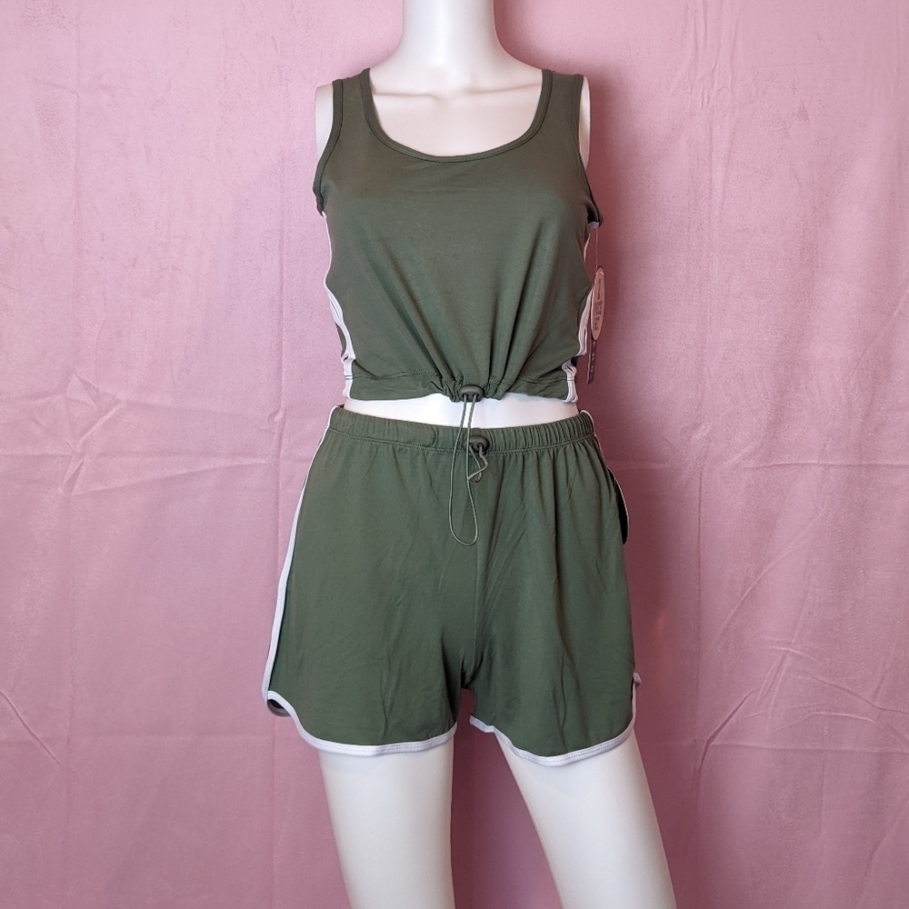 Feathers Green Matching Cropped Tank Top and Shorts Set